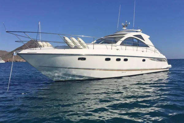 Fairline_Targa_47_GT_yacht_charter 3