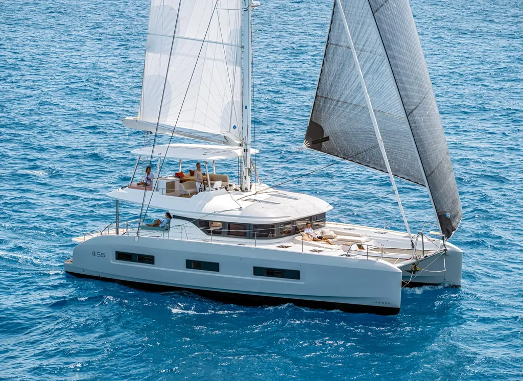 Lagoon_55_yacht_charter 3