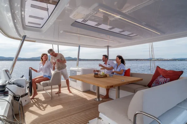 Lagoon_55_yacht_charter