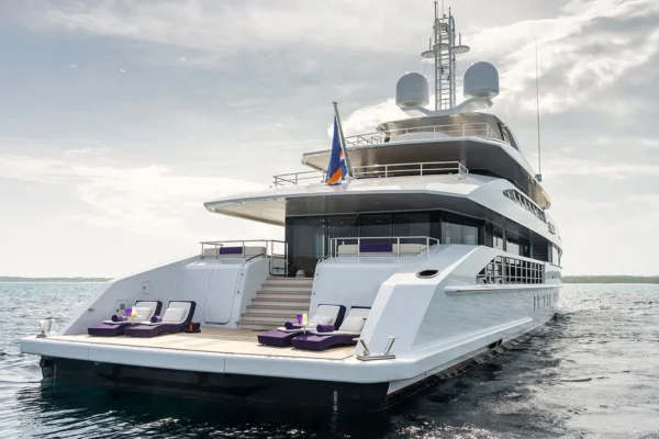 Heesen_50M_yacht_charter 3