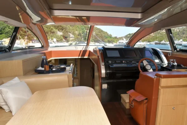 Riva_Ego_Super_68_Yacht_Charter 9